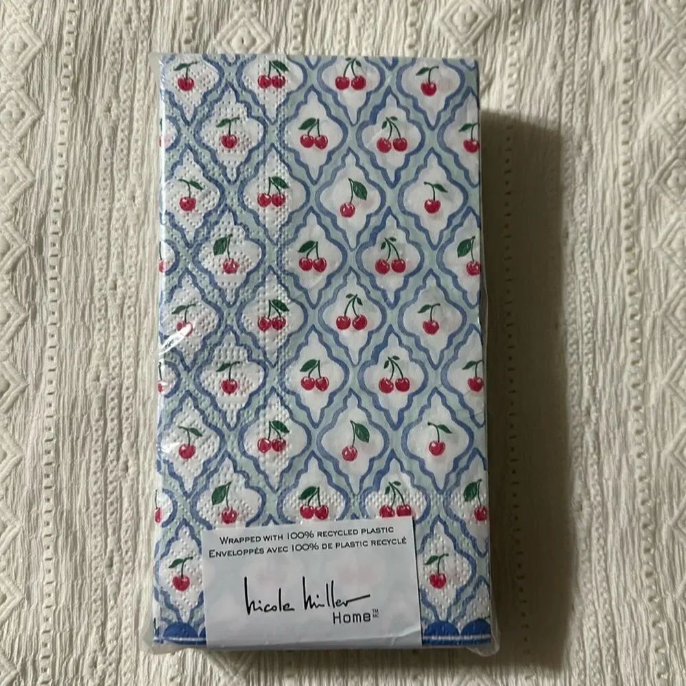 nicole miller Home 40 x 1pk Guest Paper Towel Napkins White Blue Cherry Trellis